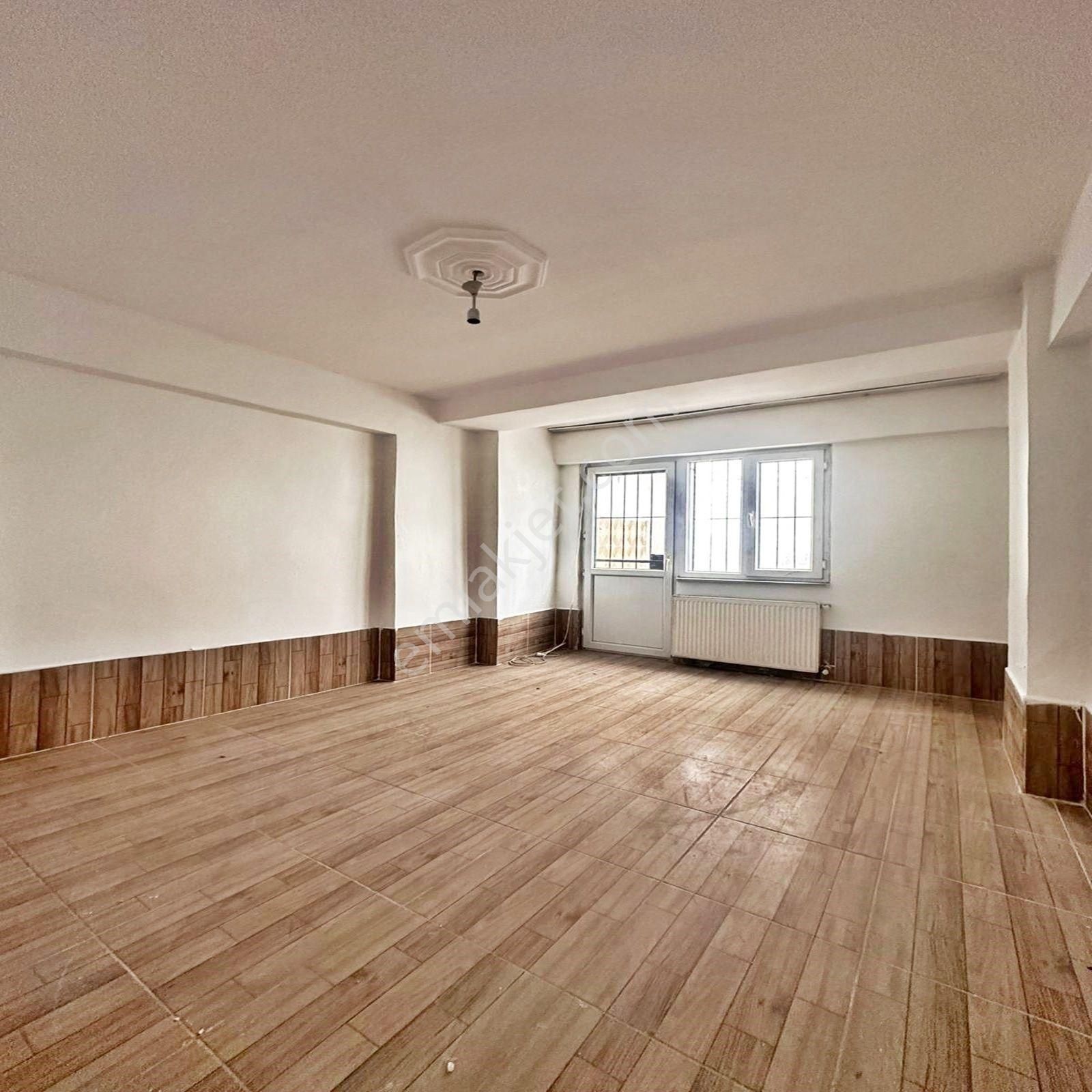 Esenyurt Hürriyet Mah.2+1 Düz Giriş Bahçeli 1.495.000 Tl - Görsel 2