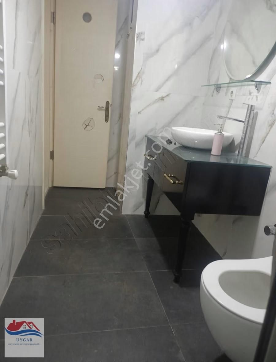 Karşıyaka Atakent Migros Sokağında - Görsel 2