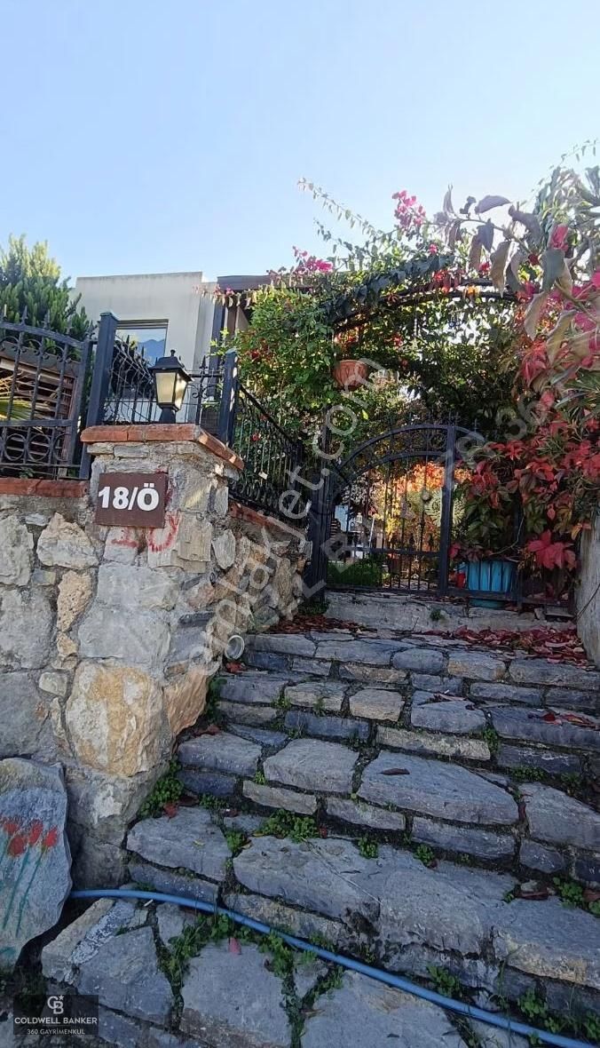 Bodrum Güvercinliğe 5 Dk Mesafede Havuzlu Sitede Fırsat