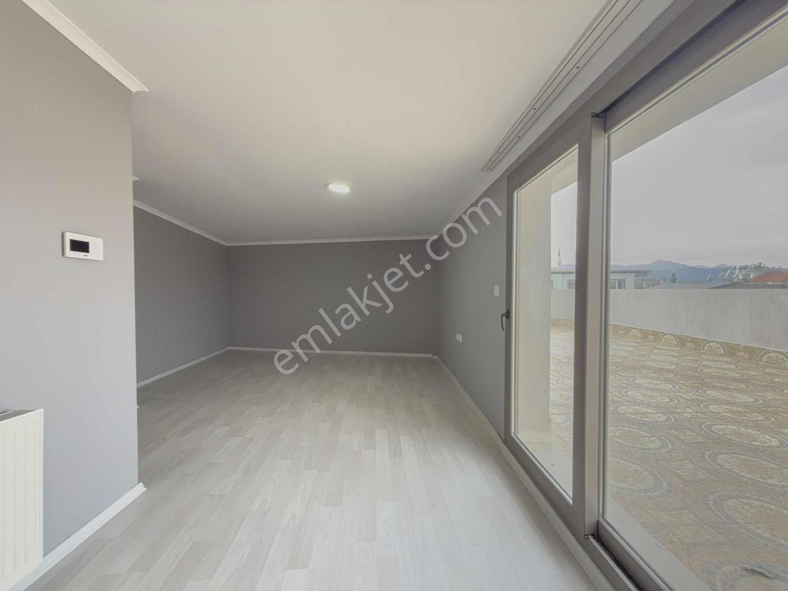 Manzaralı,geniş Teraslı,köşe 4+1 220 M2 Yeni Ve Kaliteli Daire - Görsel 28