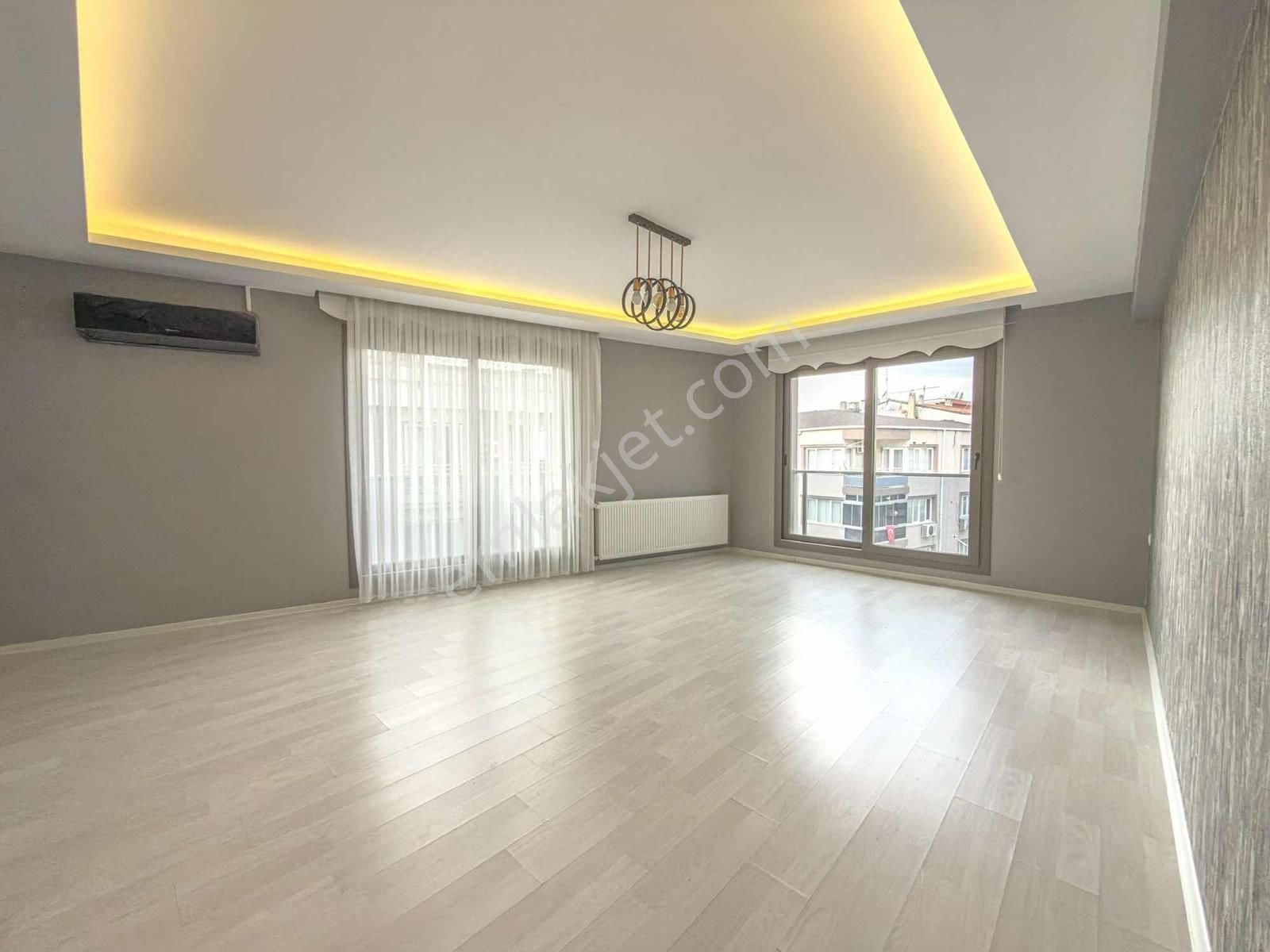 Manzaralı,geniş Teraslı,köşe 4+1 220 M2 Yeni Ve Kaliteli Daire - Görsel 34