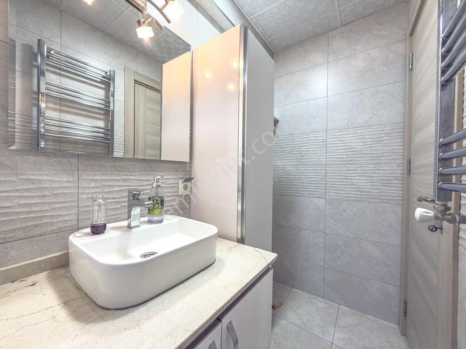 Manzaralı,geniş Teraslı,köşe 4+1 220 M2 Yeni Ve Kaliteli Daire - Görsel 20