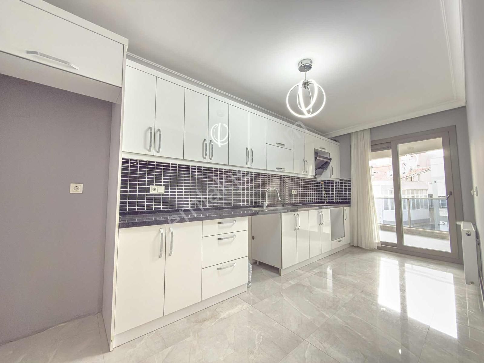 Manzaralı,geniş Teraslı,köşe 4+1 220 M2 Yeni Ve Kaliteli Daire