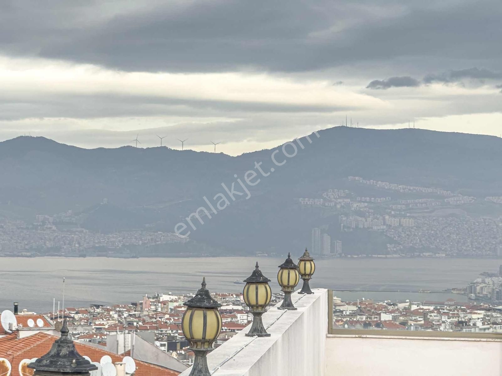 Manzaralı,geniş Teraslı,köşe 4+1 220 M2 Yeni Ve Kaliteli Daire - Görsel 22