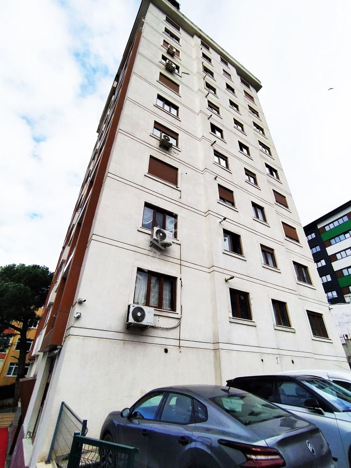 Yakacık Meydana Yürüme Arakat 3+1 Arakat - Deniz Manzaralı Fırsat