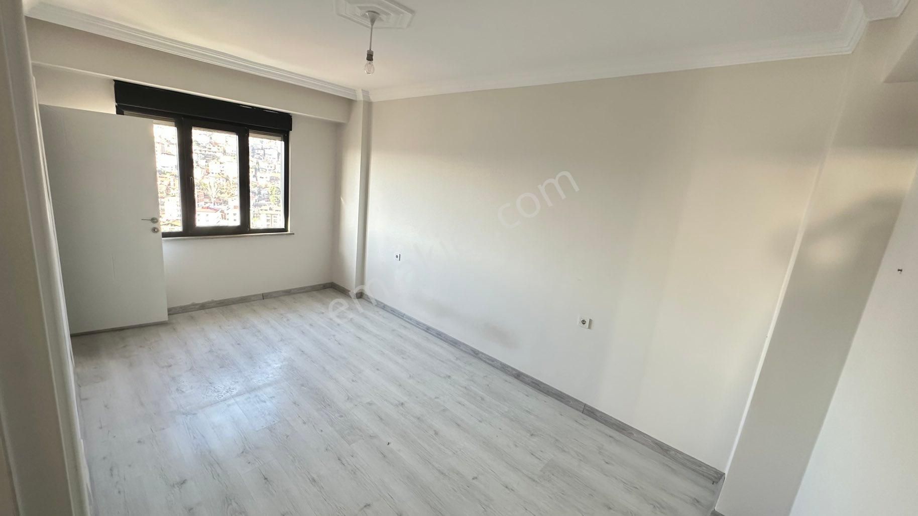 Maltepe Atışokulu’nda Deniz Manzaralı 5+1 Otoparklı Fırsat Daire - Görsel 16