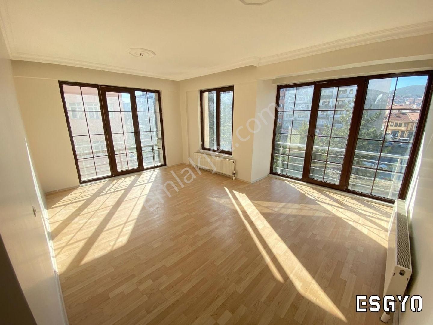 Esgyo'dan Atatürk Lisesi Karşısı Ebeveyn Banyolu 3+1 Daire - Görsel 21