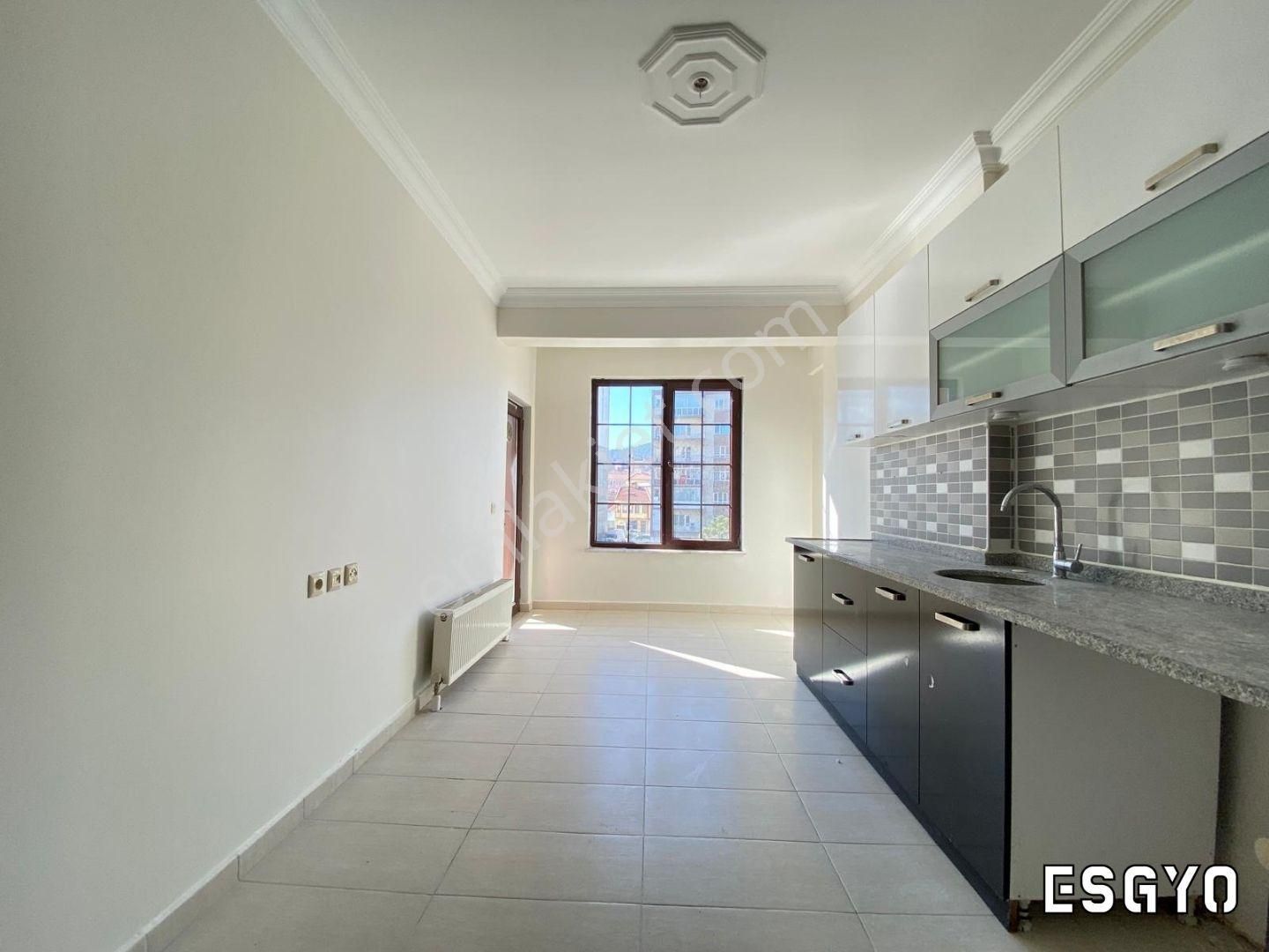 Esgyo'dan Atatürk Lisesi Karşısı Ebeveyn Banyolu 3+1 Daire - Görsel 2