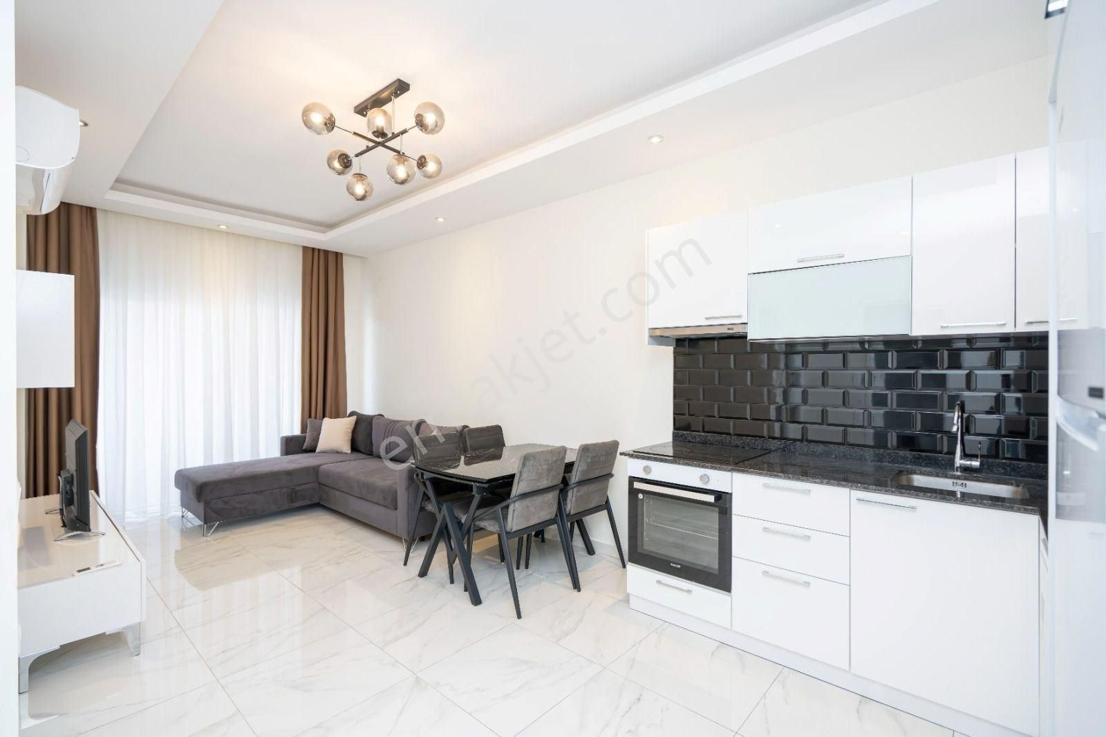 Alanya Kestel Lüks Sitede Zengin Olanıklı 1+1 Satılık Daire - Görsel 4