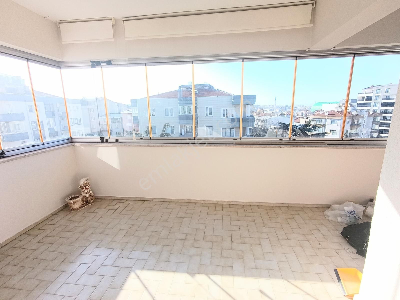 Şekerlerden Dikkaldırımda Merkezi Lokasyonda 4+1 Satılık Daire - Görsel 6
