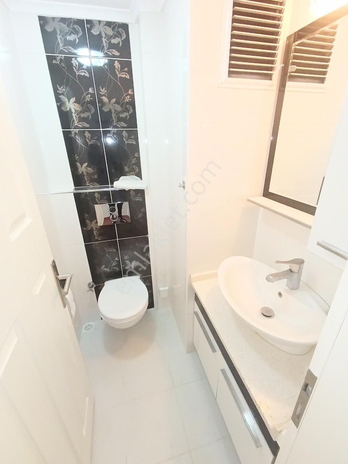 Şekerlerden Dikkaldırımda Merkezi Lokasyonda 4+1 Satılık Daire - Görsel 9