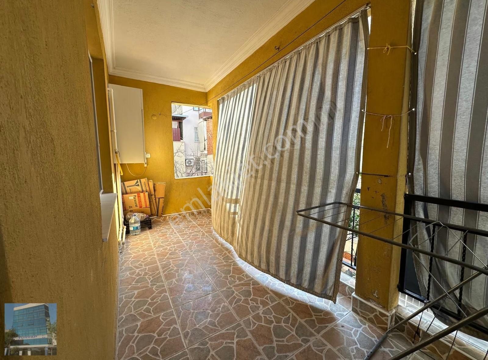 Buca Atatürk Mahallesinde Kiralık Eşyalı 2+1 Kapalı Mutfak Daire - Görsel 6