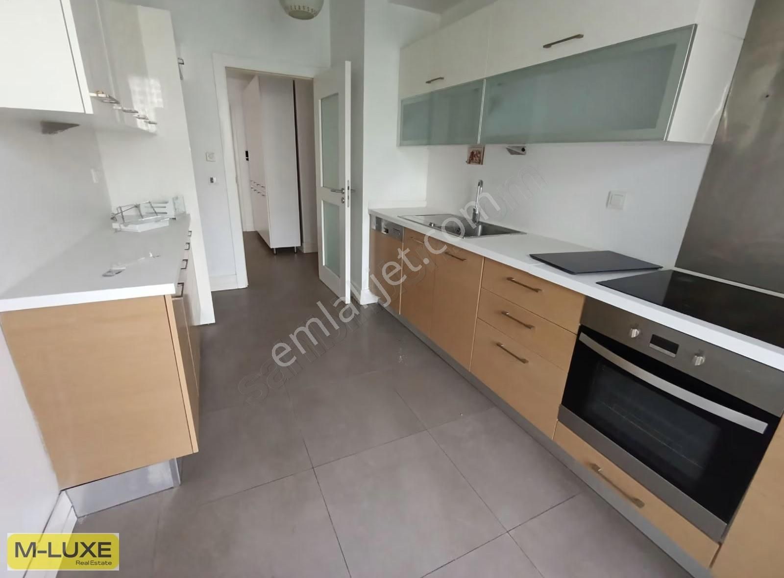 İstanbul Sarayları Peyzaj Manzaralı 3,5+1-164m² Boş-hemen Taşın - Görsel 19