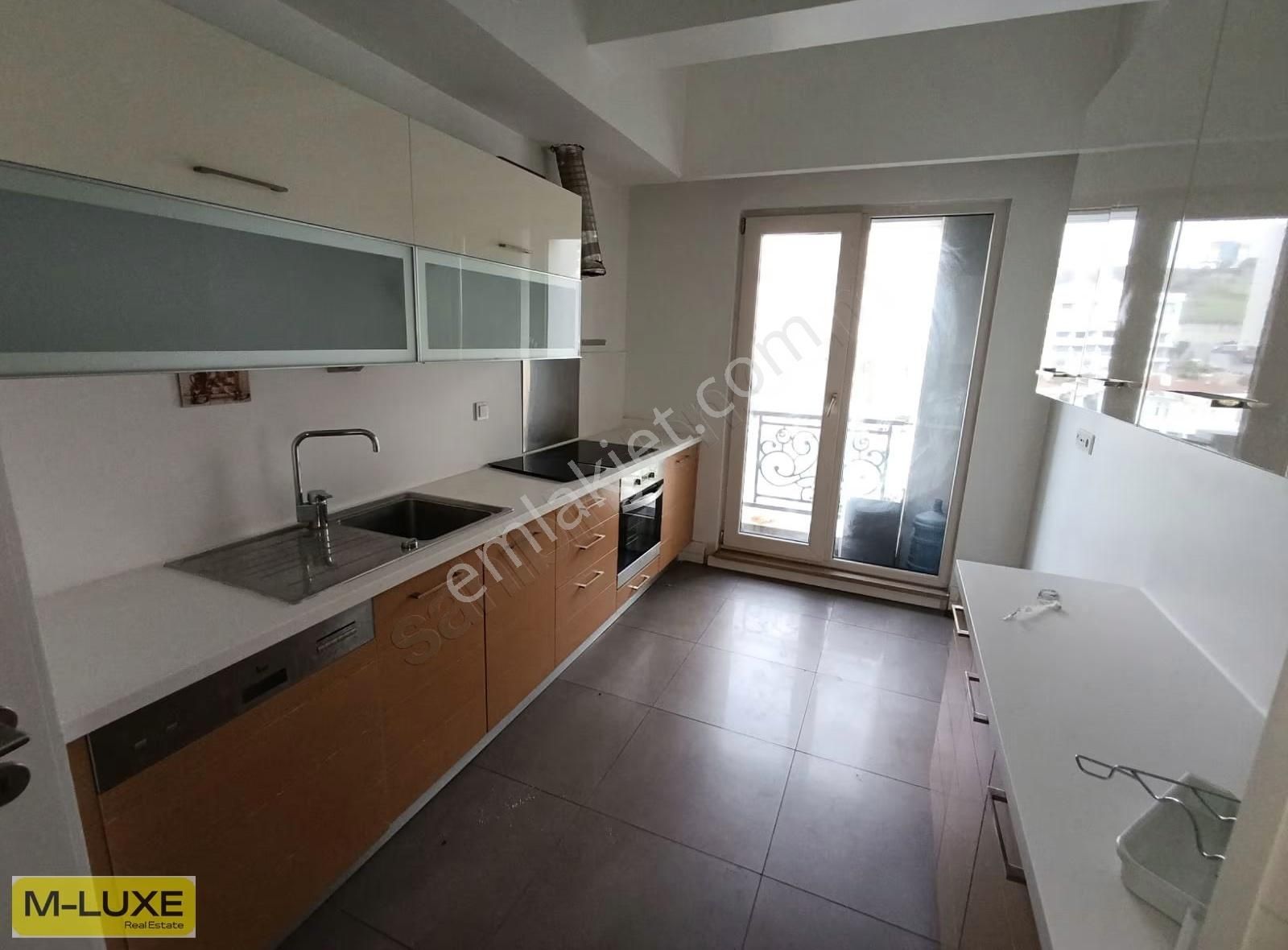İstanbul Sarayları Peyzaj Manzaralı 3,5+1-164m² Boş-hemen Taşın - Görsel 2