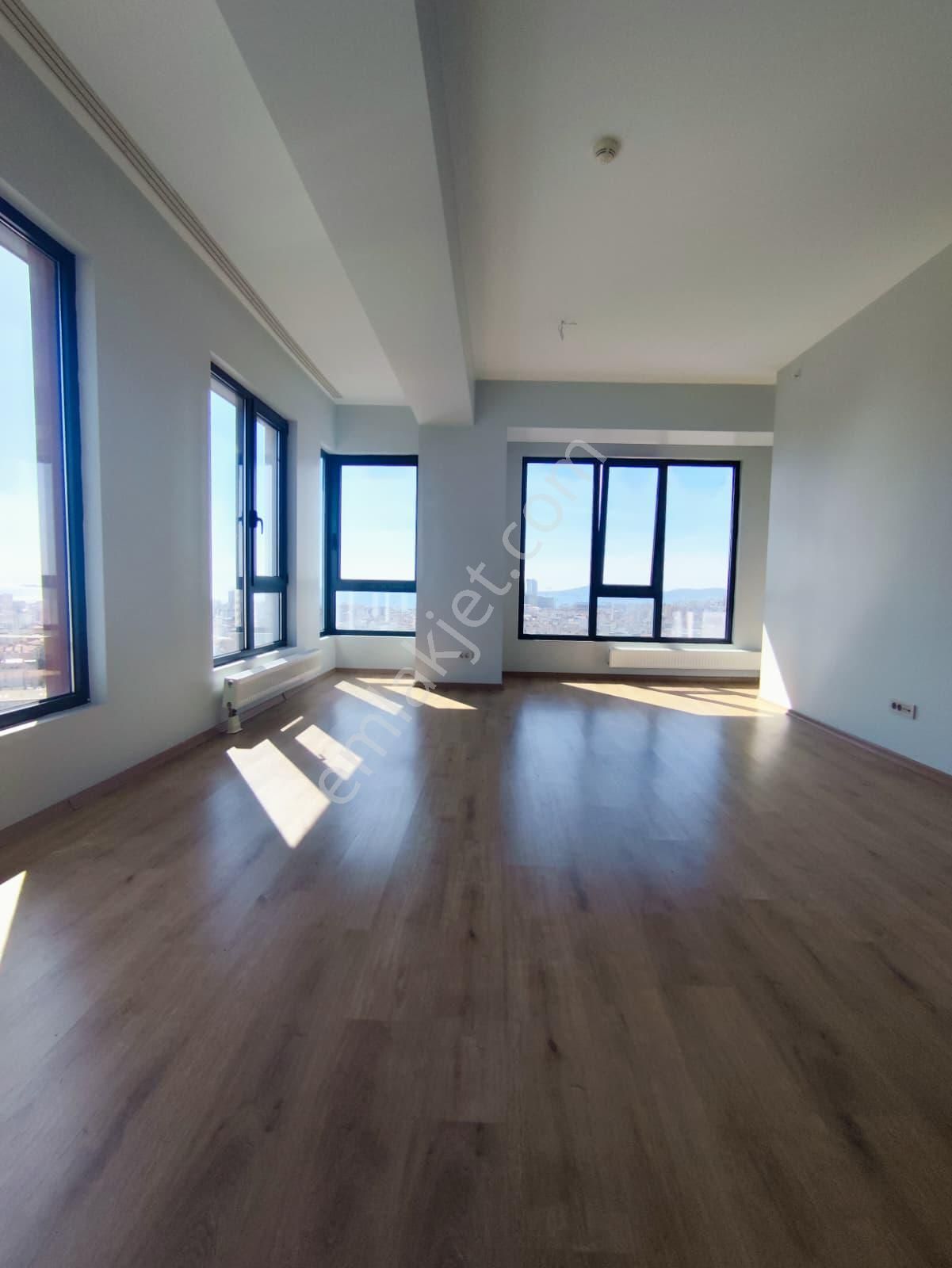 Adnan Kahveci Metroya Yürüme Site İçi 3+1 Deniz Manzaralı Arakat