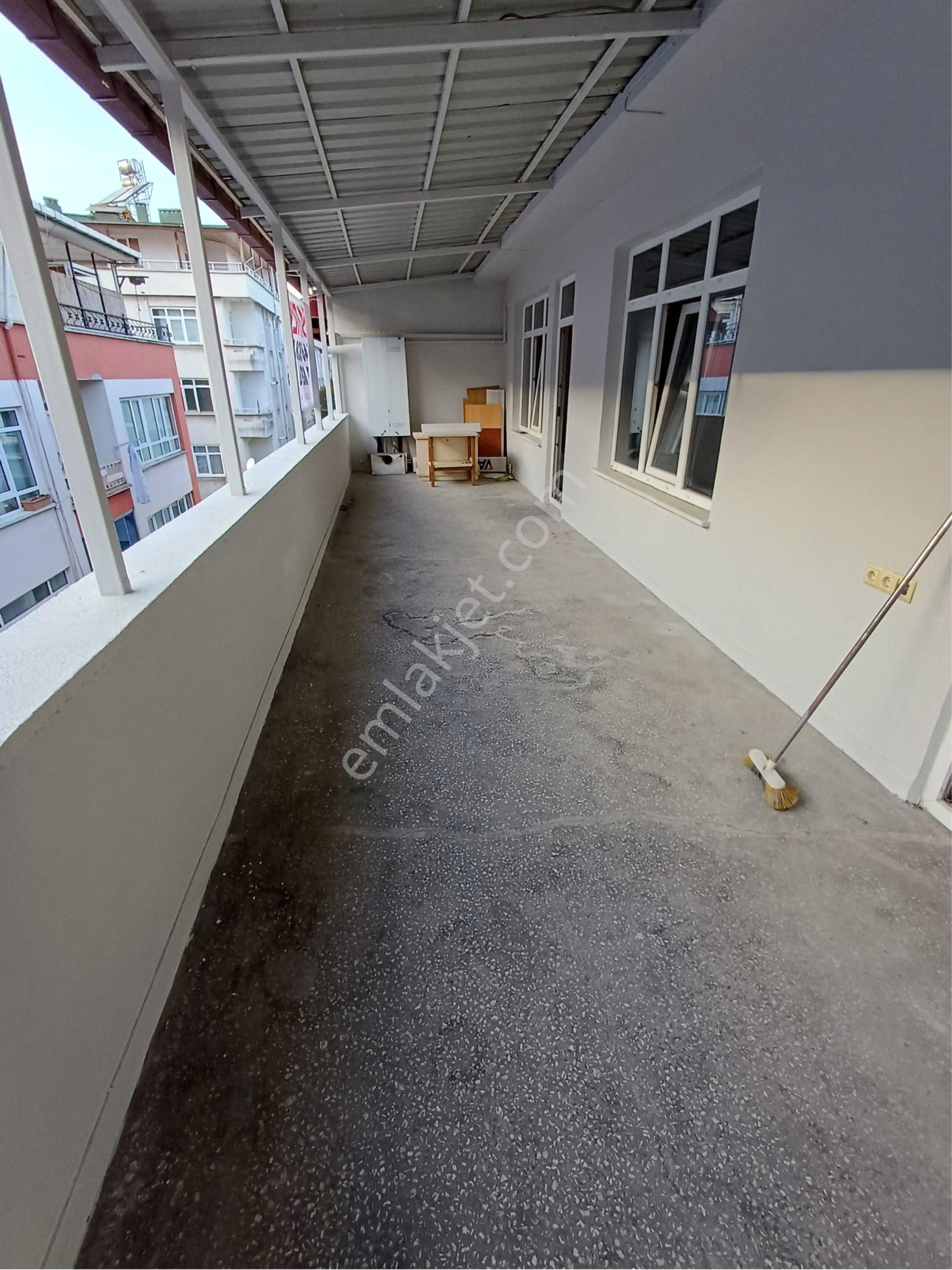 Ciftlik Mahallesinde İci Temiz Satılık Daire - Görsel 13