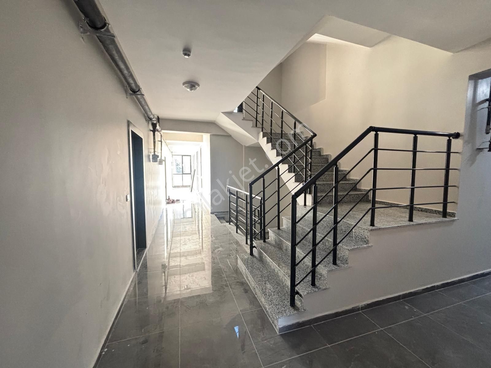 Fa Özbir'den Tepe Bölgesi Site İçi Kiralık 1+1 Daire... - Görsel 8