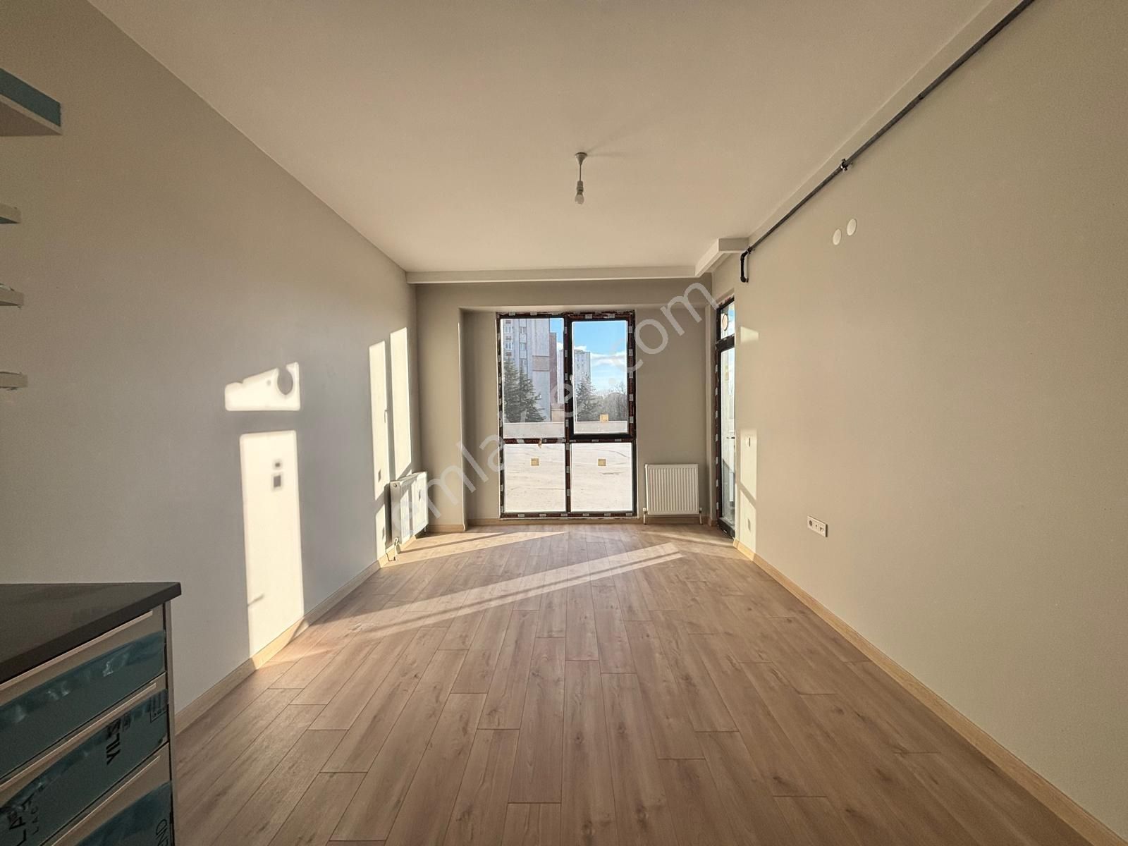 Fa Özbir'den Tepe Bölgesi Site İçi Kiralık 1+1 Daire... - Görsel 3