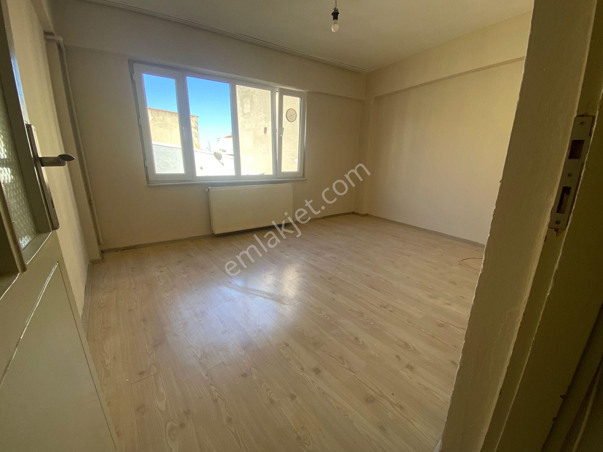 Bursa Kurtoğlunda 2+1 80m2 2.kat Kombili Bakımlı Satılık Daire - Görsel 2