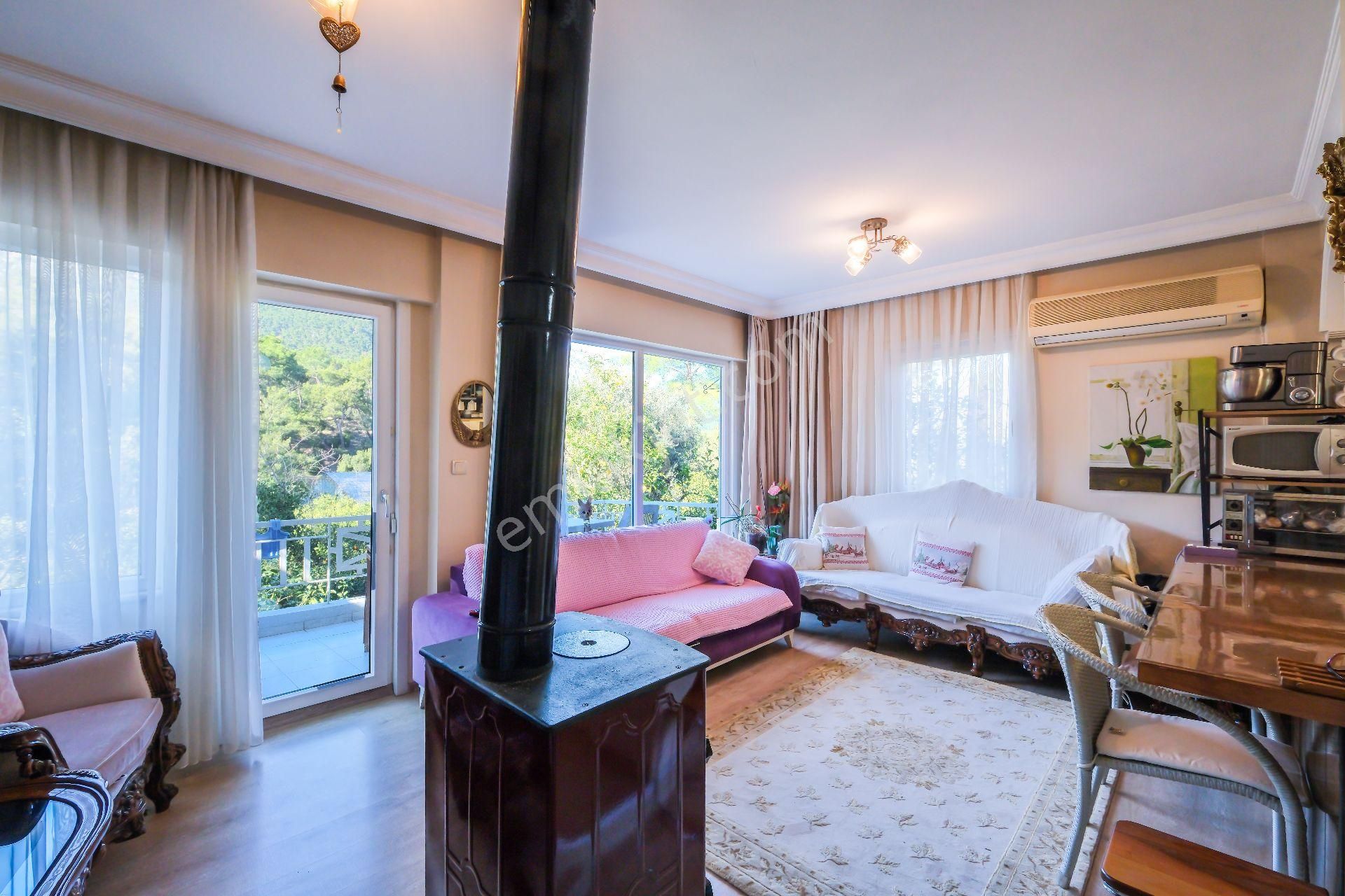 Doyran'da Konyaltı Sahiline 13 Km Mesafede Bahçeli 4+1 Villa400 M² Bahçe • 15 Meyve Ağacı Var - Görsel 10