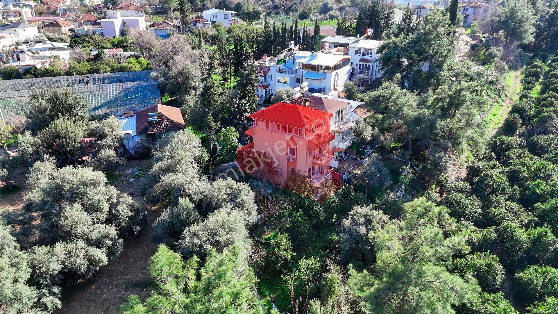 Doyran'da Konyaltı Sahiline 13 Km Mesafede Bahçeli 4+1 Villa400 M² Bahçe • 15 Meyve Ağacı Var - Görsel 2