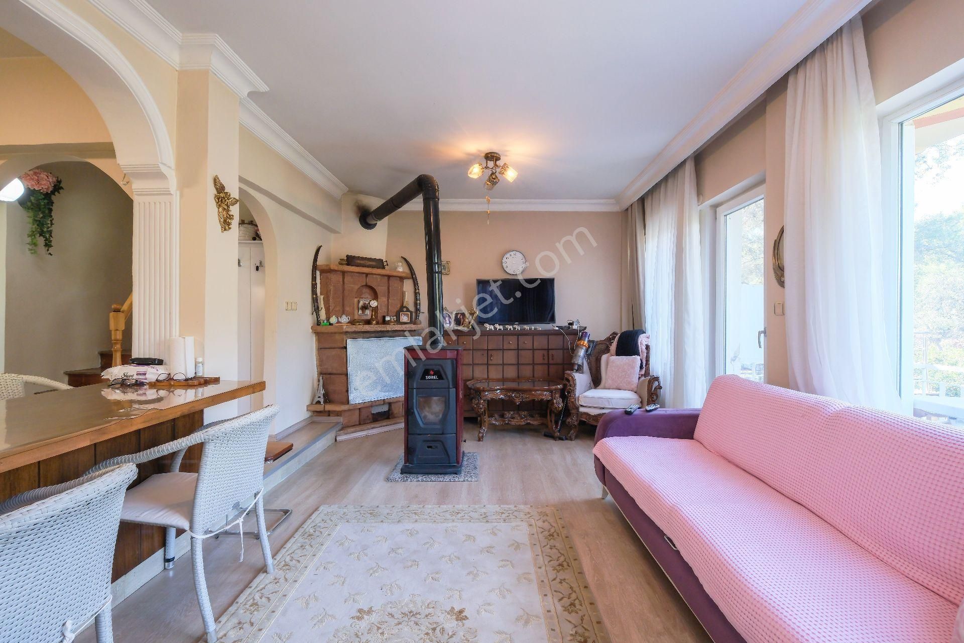 Doyran'da Konyaltı Sahiline 13 Km Mesafede Bahçeli 4+1 Villa400 M² Bahçe • 15 Meyve Ağacı Var - Görsel 14