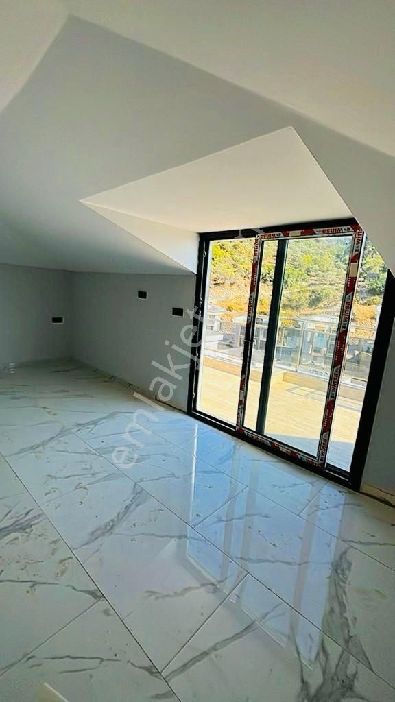 Bodrum Güllük'te Marina Manzaralı 5+1 Müstakil Villa - Görsel 6