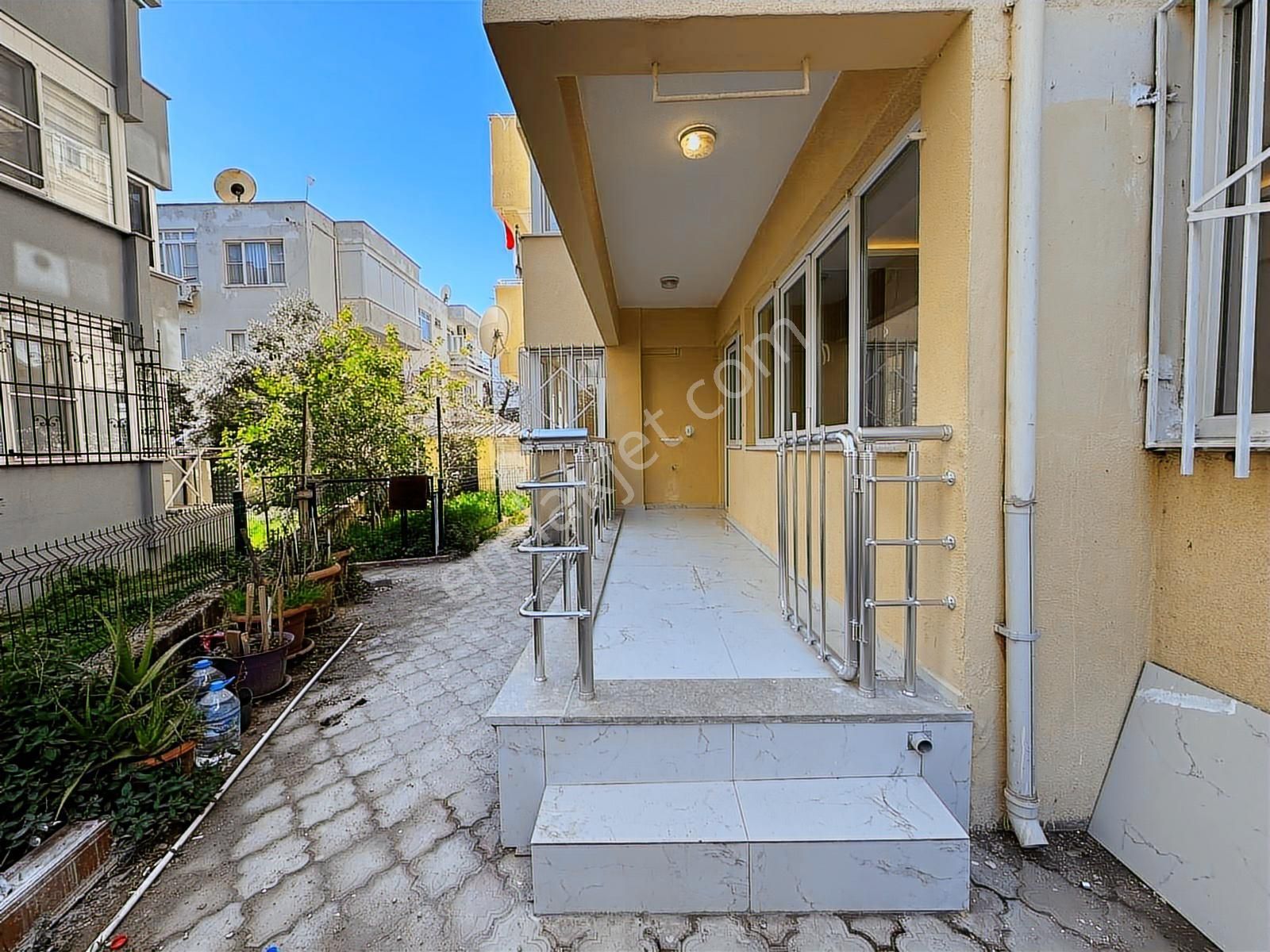 Dora Dan Akçay Da Denize 100 Adım Bahçeli 2+1 Full Yapılı Daire