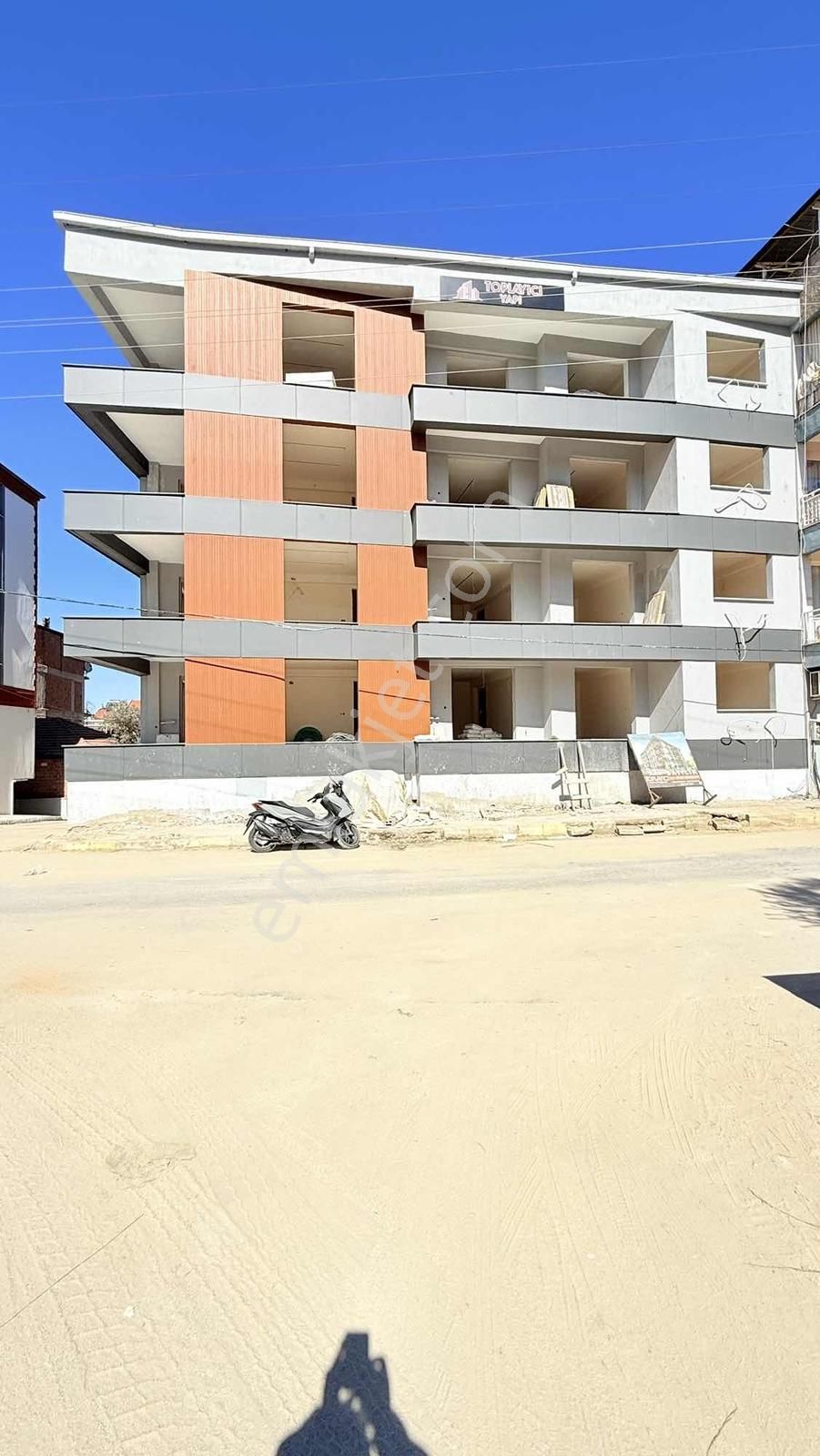 Manisa Alaşehir Satılık 2+1 Daire - Görsel 2