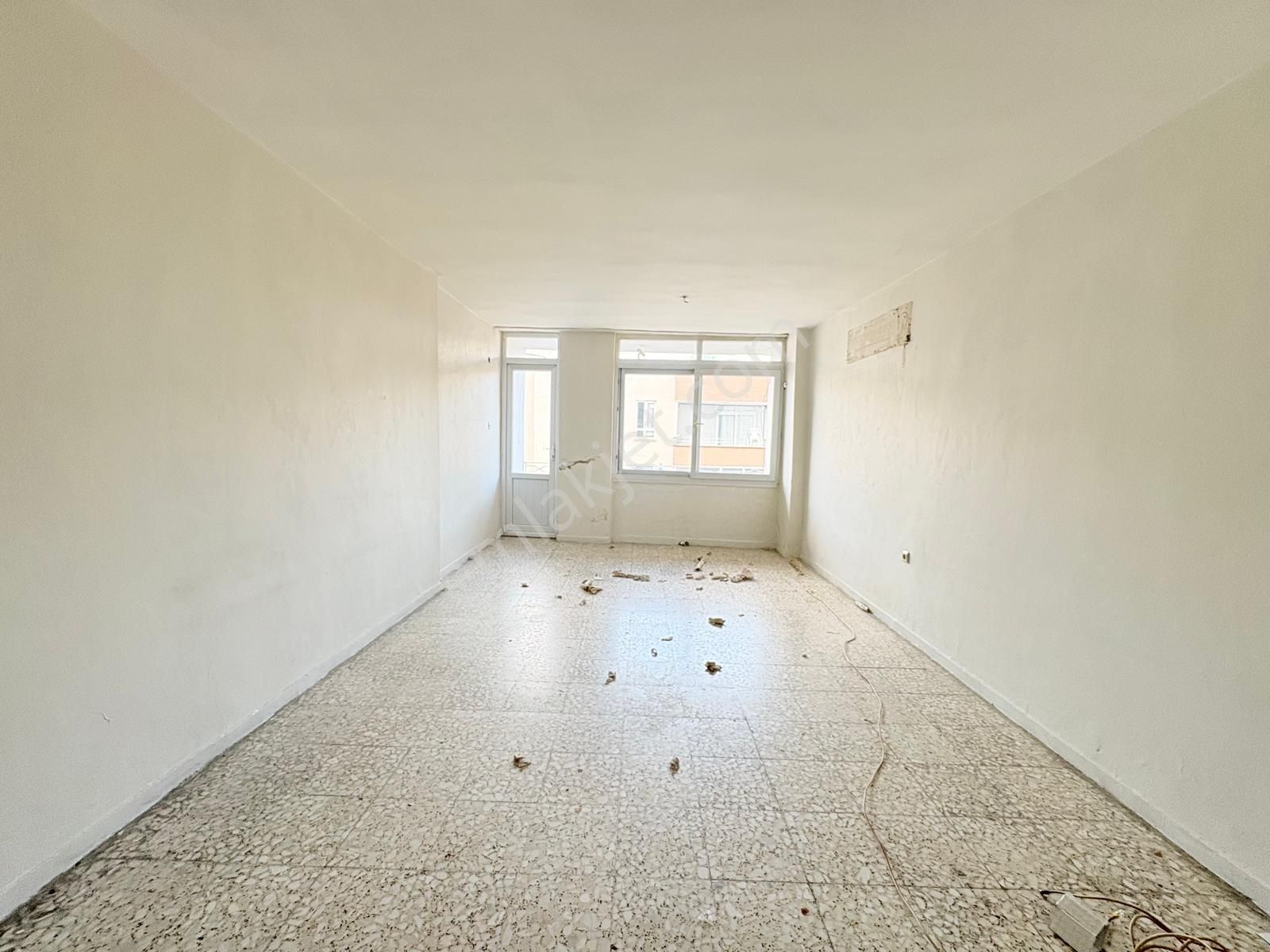 Prestij'den Cumhuriyet'te Sosyete Civarı 3+1 Daire