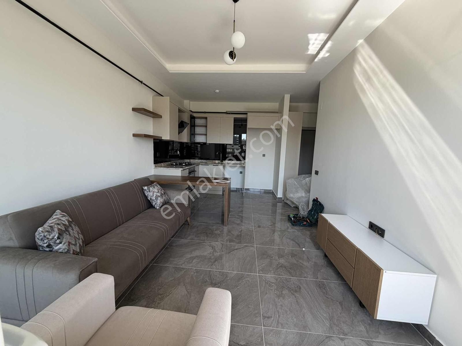 Arda Emlaktan Eşyalı Doğal Gaz Kiralık 1+1