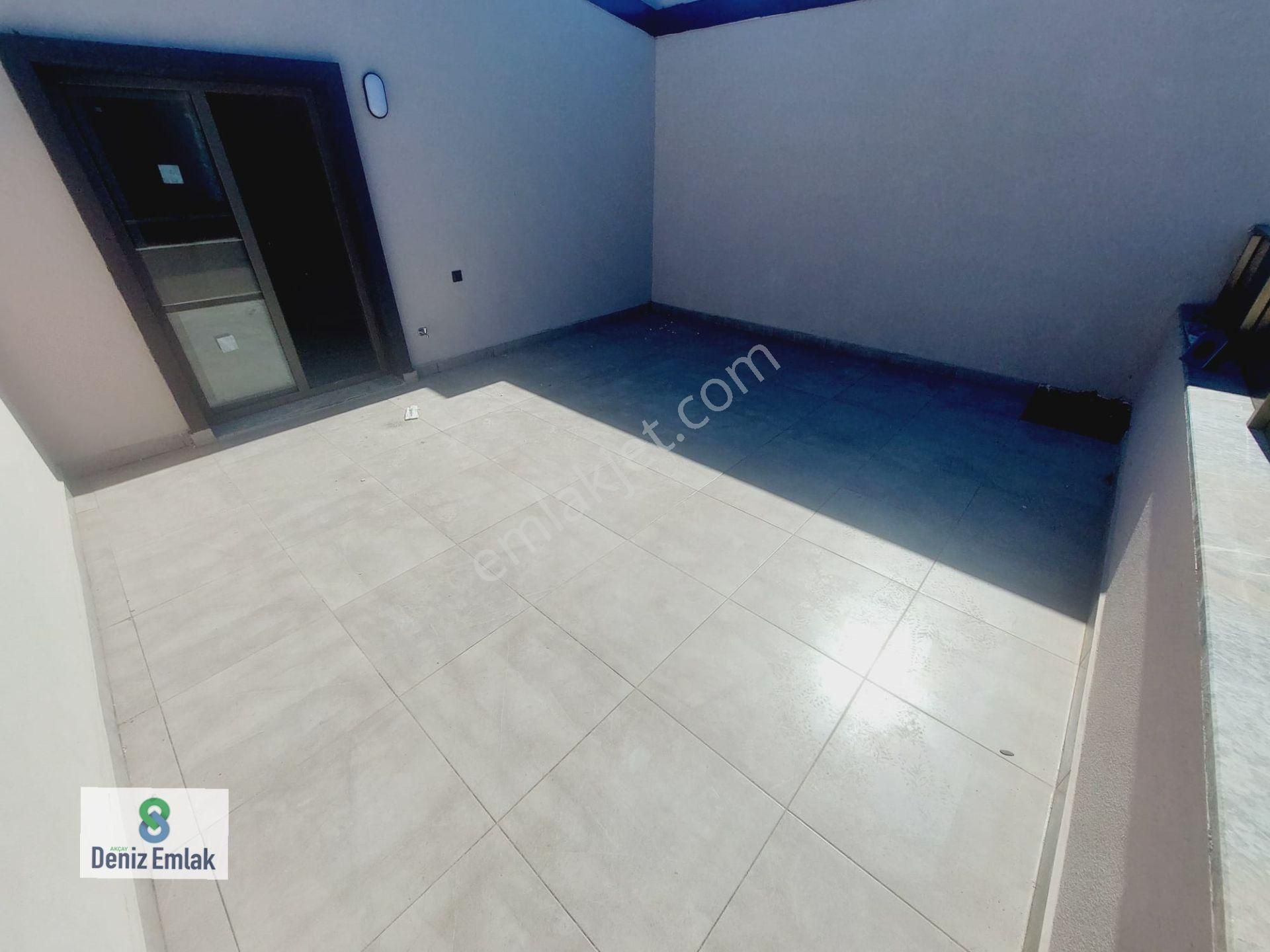 Denizden Akçayda Yeni Binada Asansörlü Satılık 2+1 Dubleks Daire.