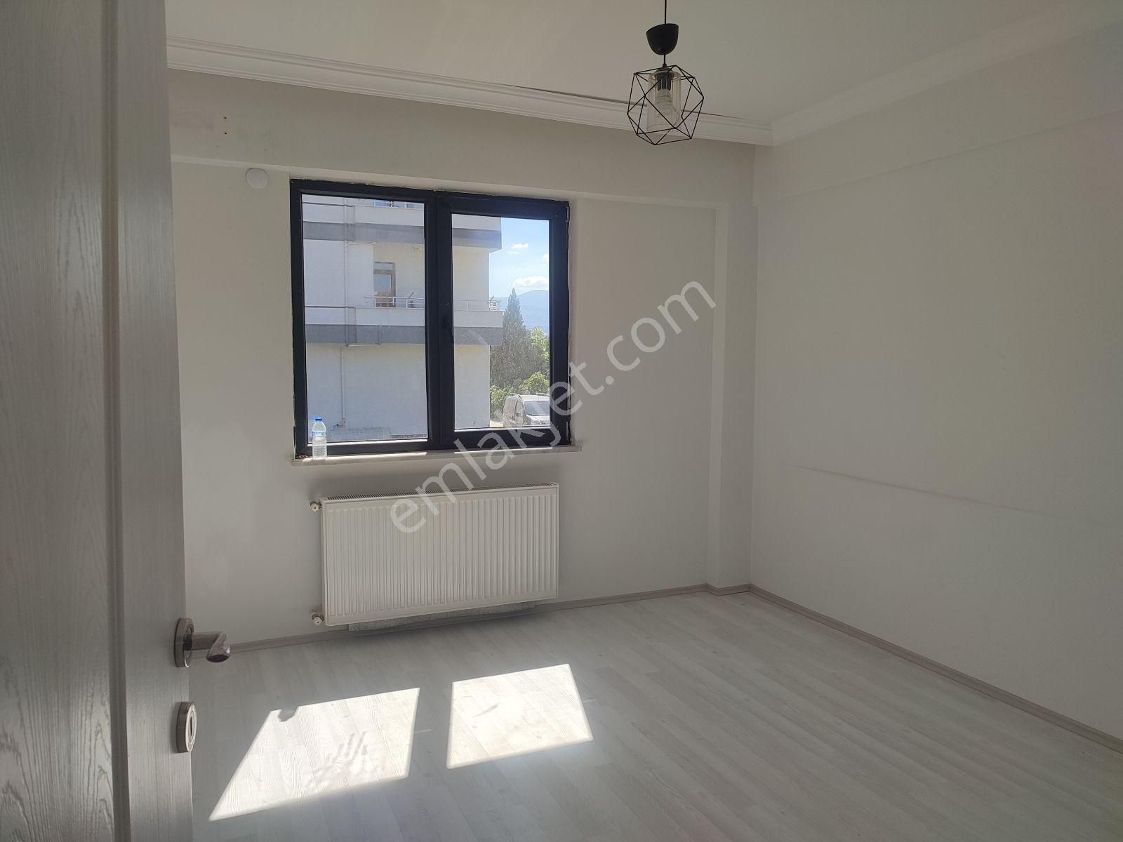 Yeni Mahalle'de 3+1 135 M2 Mükemmel Konumda Kiralık Daire - Görsel 18