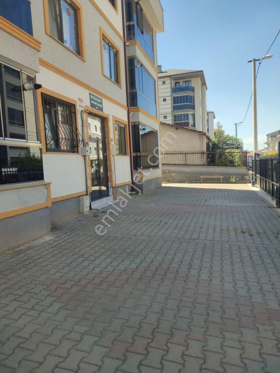 Yeni Mahalle'de 3+1 135 M2 Mükemmel Konumda Kiralık Daire - Görsel 12