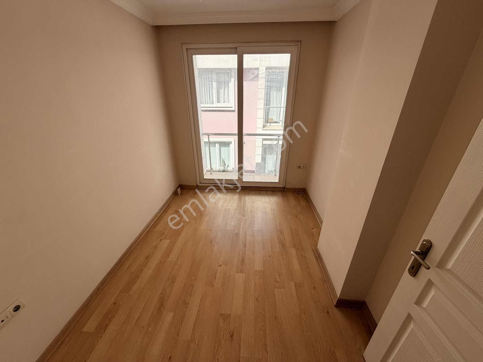 Dünyagöze Yakın Tramvaya Yakın 2+1 3. Kat - Görsel 13