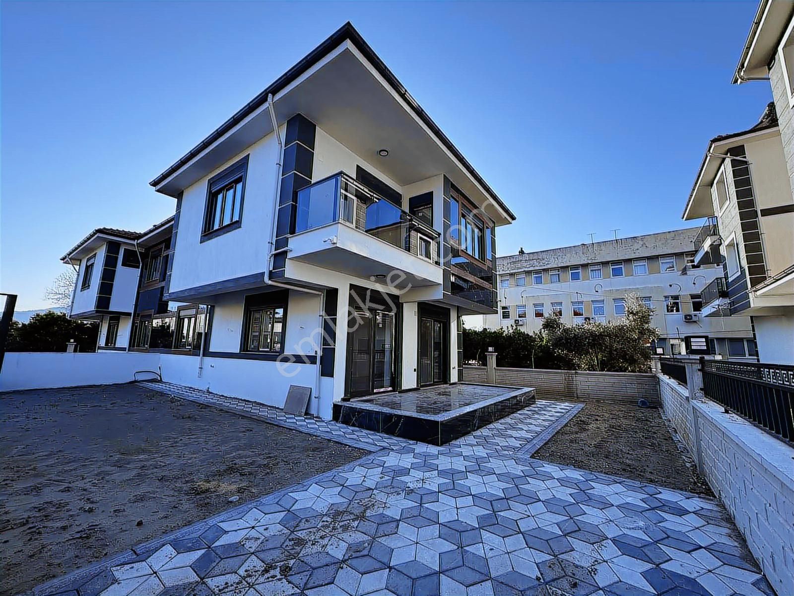 Çiğdem Emlak'tan Ortaca Da Satılık 4+1 Lüks Villa