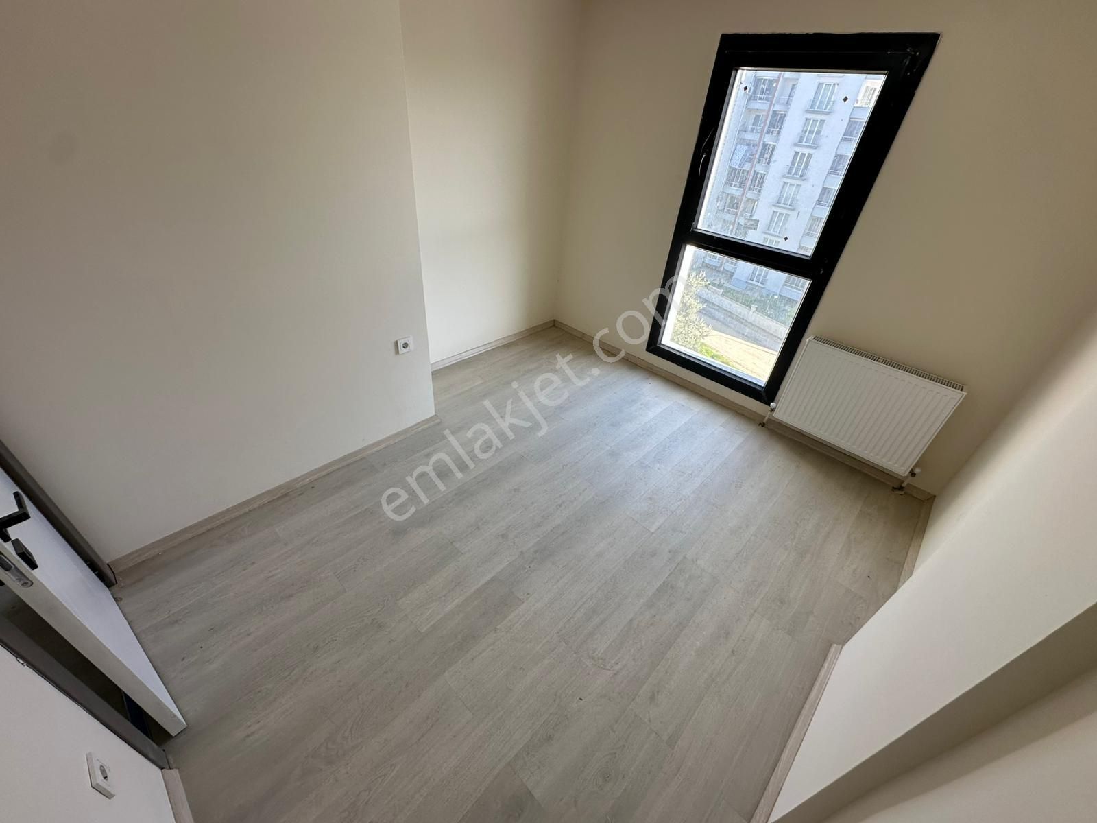 Dora Dan Kadıköyde Satılık Harika Manzaralı 1+1 Sıfır Daire - Görsel 2