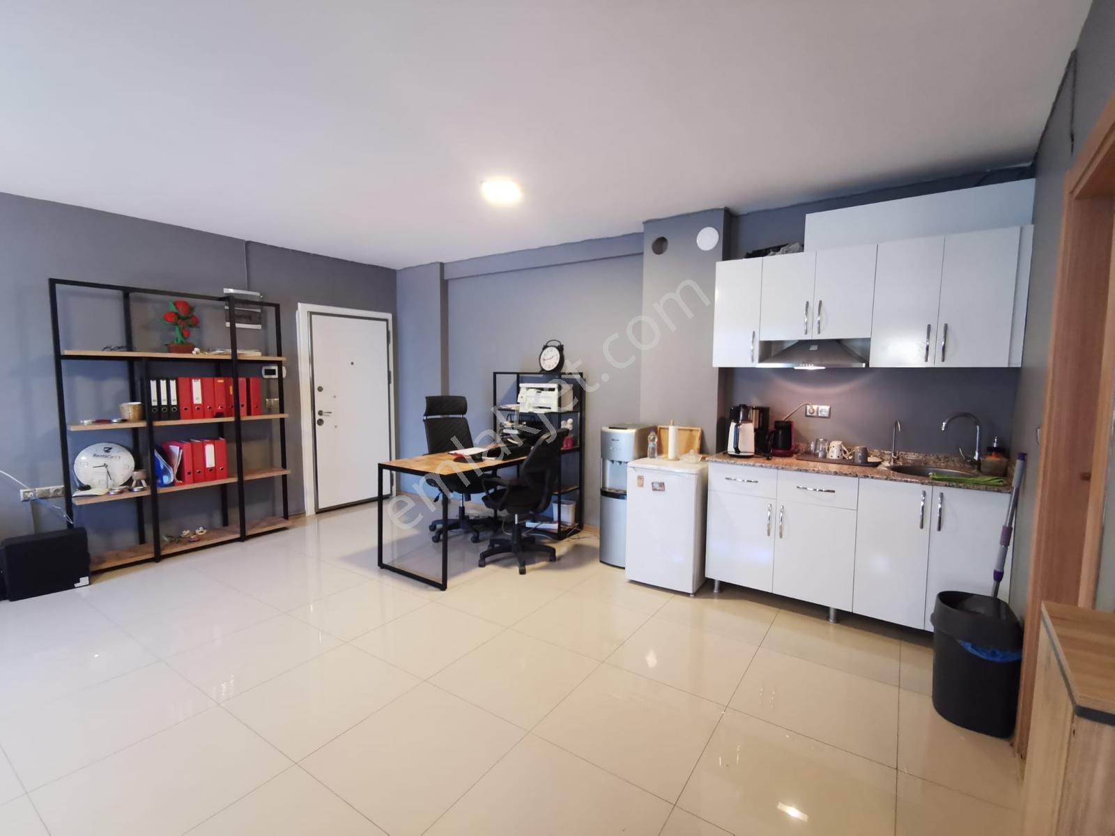 Karşıyaka Cumhuriyet Alim Dağhan Caddesi Üzerinde Kiralık Ofis - Görsel 3