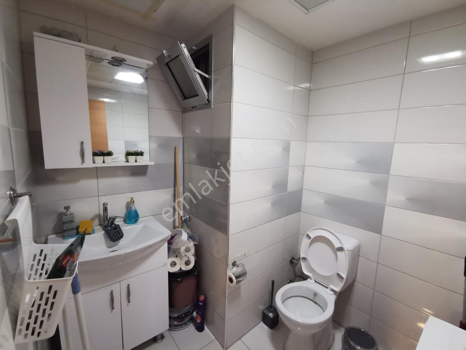 Karşıyaka Cumhuriyet Alim Dağhan Caddesi Üzerinde Kiralık Ofis - Görsel 21