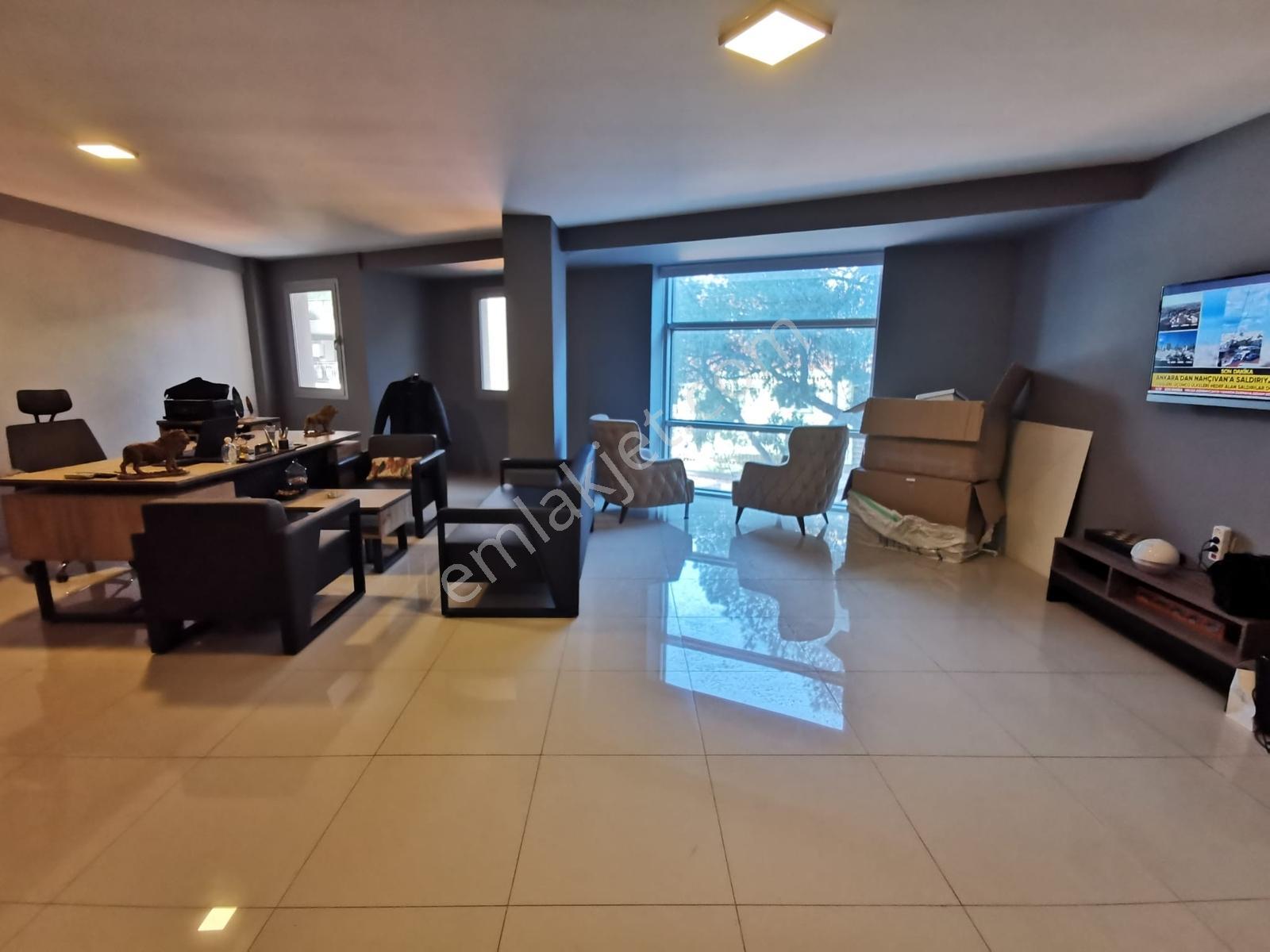 Karşıyaka Cumhuriyet Alim Dağhan Caddesi Üzerinde Kiralık Ofis - Görsel 13