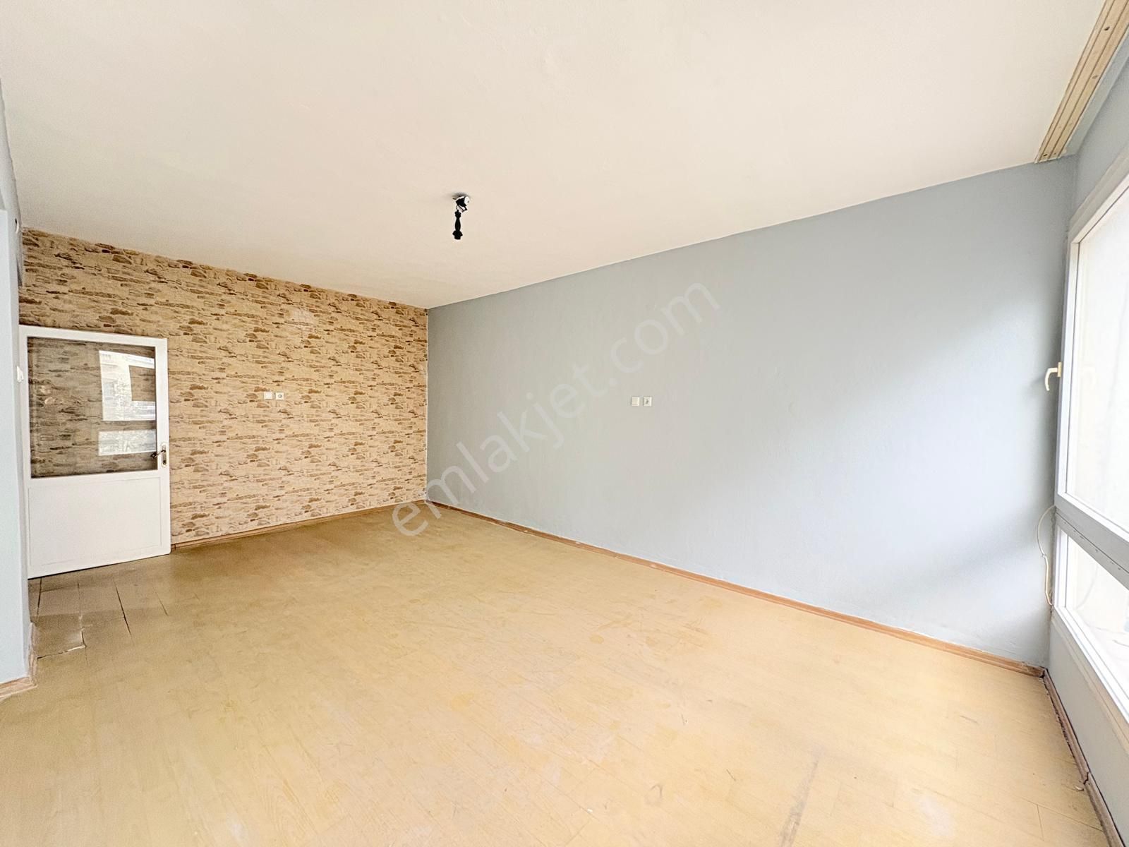 Prestij'den Hamidiye'de Asansörlü Geniş Oturumlu 2+1 Daire - Görsel 5