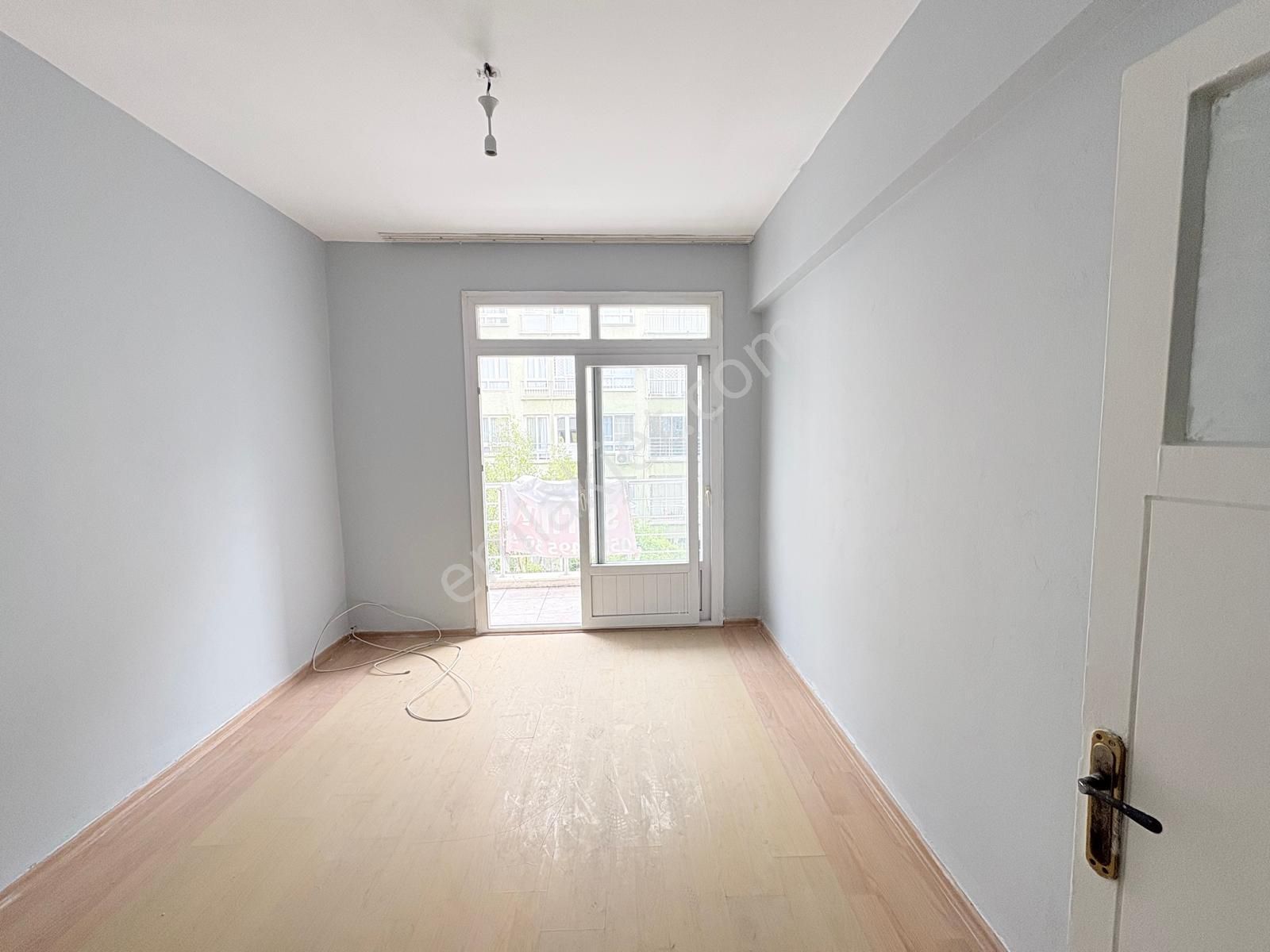 Prestij'den Hamidiye'de Asansörlü Geniş Oturumlu 2+1 Daire - Görsel 7