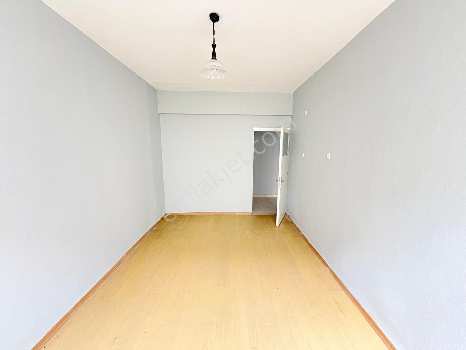 Prestij'den Hamidiye'de Asansörlü Geniş Oturumlu 2+1 Daire - Görsel 12