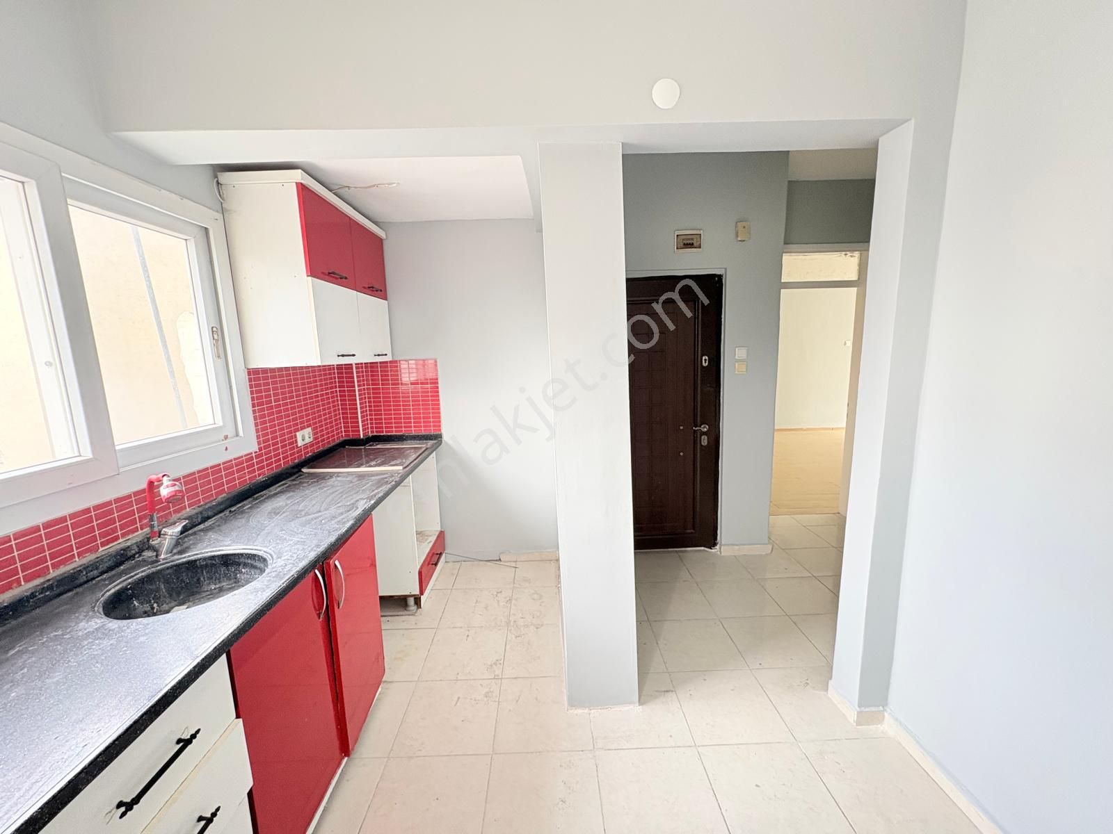 Prestij'den Hamidiye'de Asansörlü Geniş Oturumlu 2+1 Daire - Görsel 6