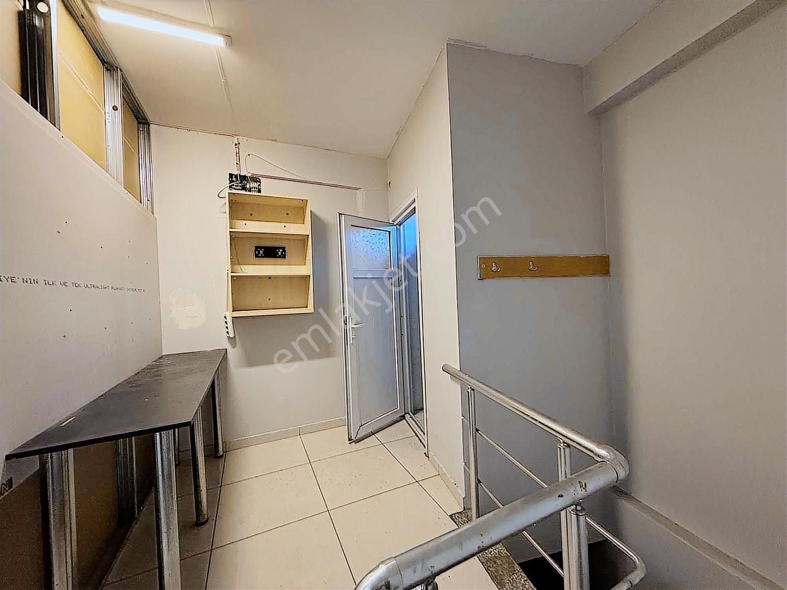 Sultanbeyli De Ana Caddeye Yakın Depolu Kiralık 120 M2 Dükkan - Görsel 4