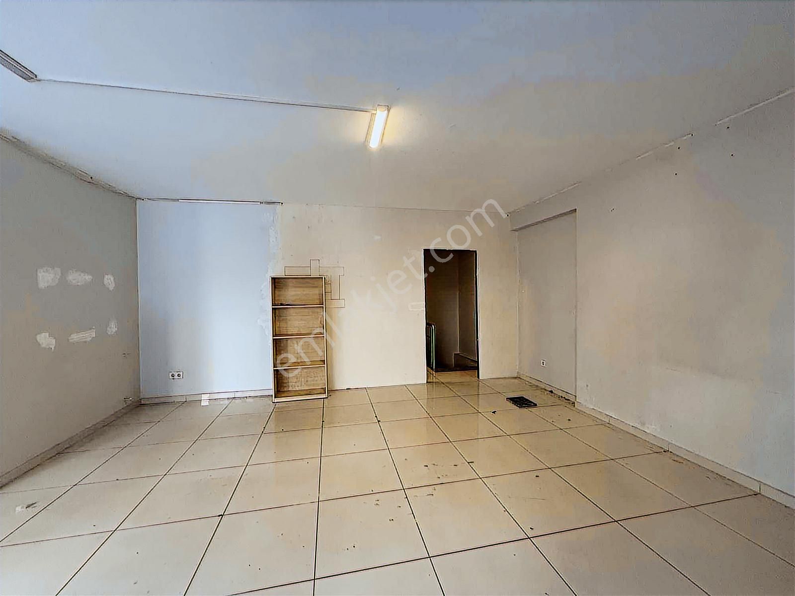 Sultanbeyli De Ana Caddeye Yakın Depolu Kiralık 120 M2 Dükkan - Görsel 24