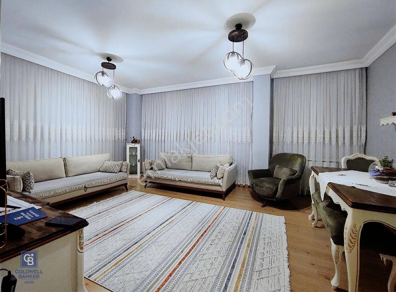 Peronların Yanında 3+1 Yüksek Giriş Balkonlu Geniş Enfes Daire