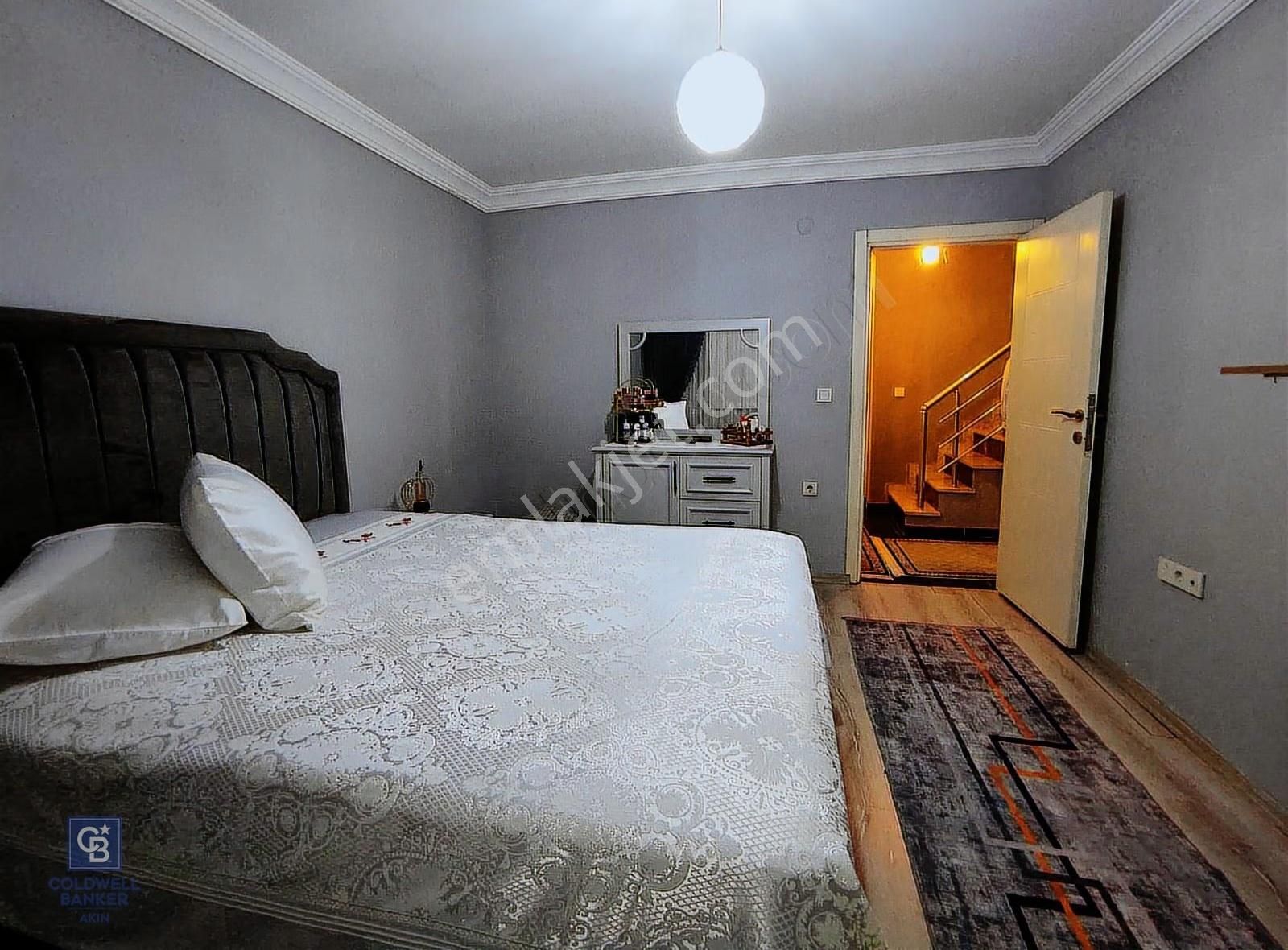 Peronların Yanında 3+1 Yüksek Giriş Balkonlu Geniş Enfes Daire - Görsel 3
