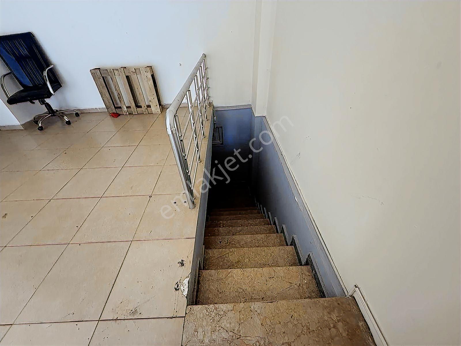 Samandıra Merkezde 140 M2 Depolu Kepenkli Kiralık Dükkan - Görsel 18