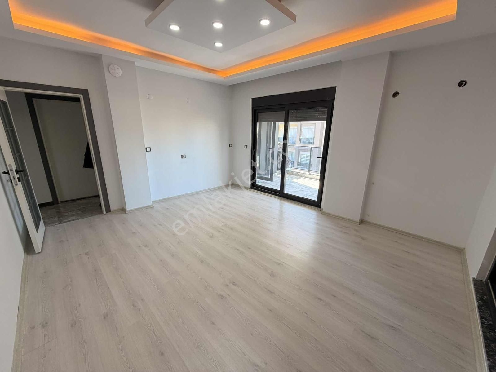 Demirelmahallesi 3+1 Tramvaya 100 M2 Arakat - Görsel 8